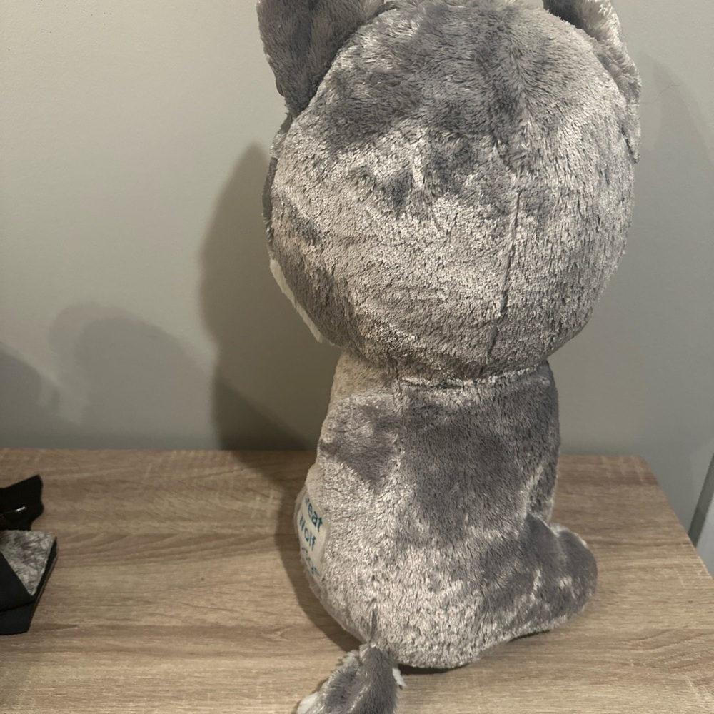 Great Wolf Lodge Ty Plush Gray and White Wolf with Blue Eyes - Picture 3 of 5